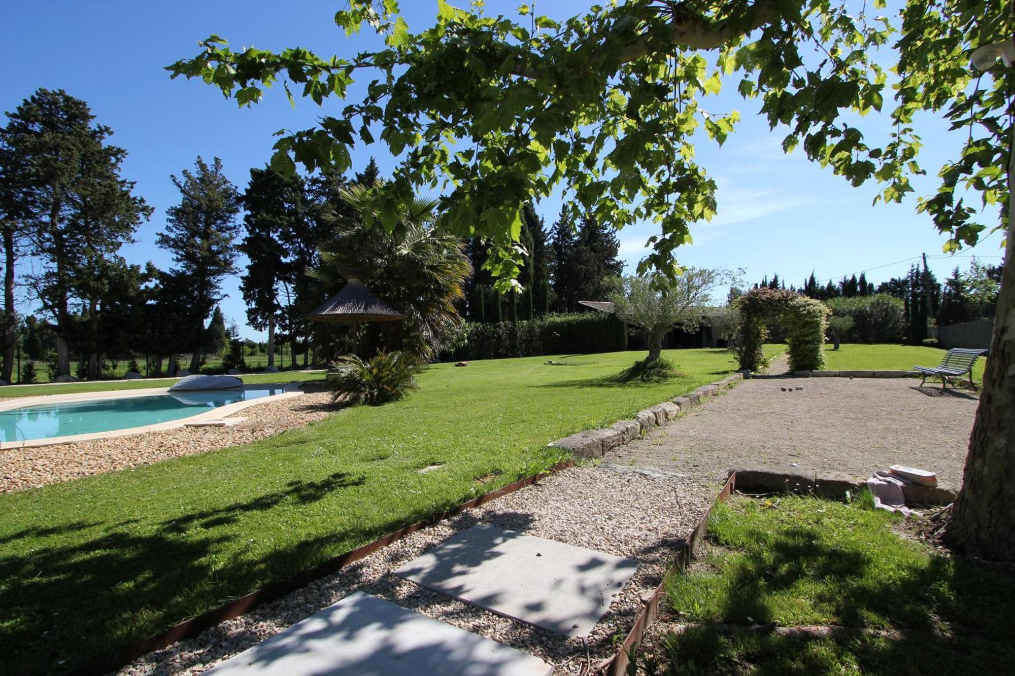 Bed and Breakfast Mas Paloma Rognonas Екстер'єр фото