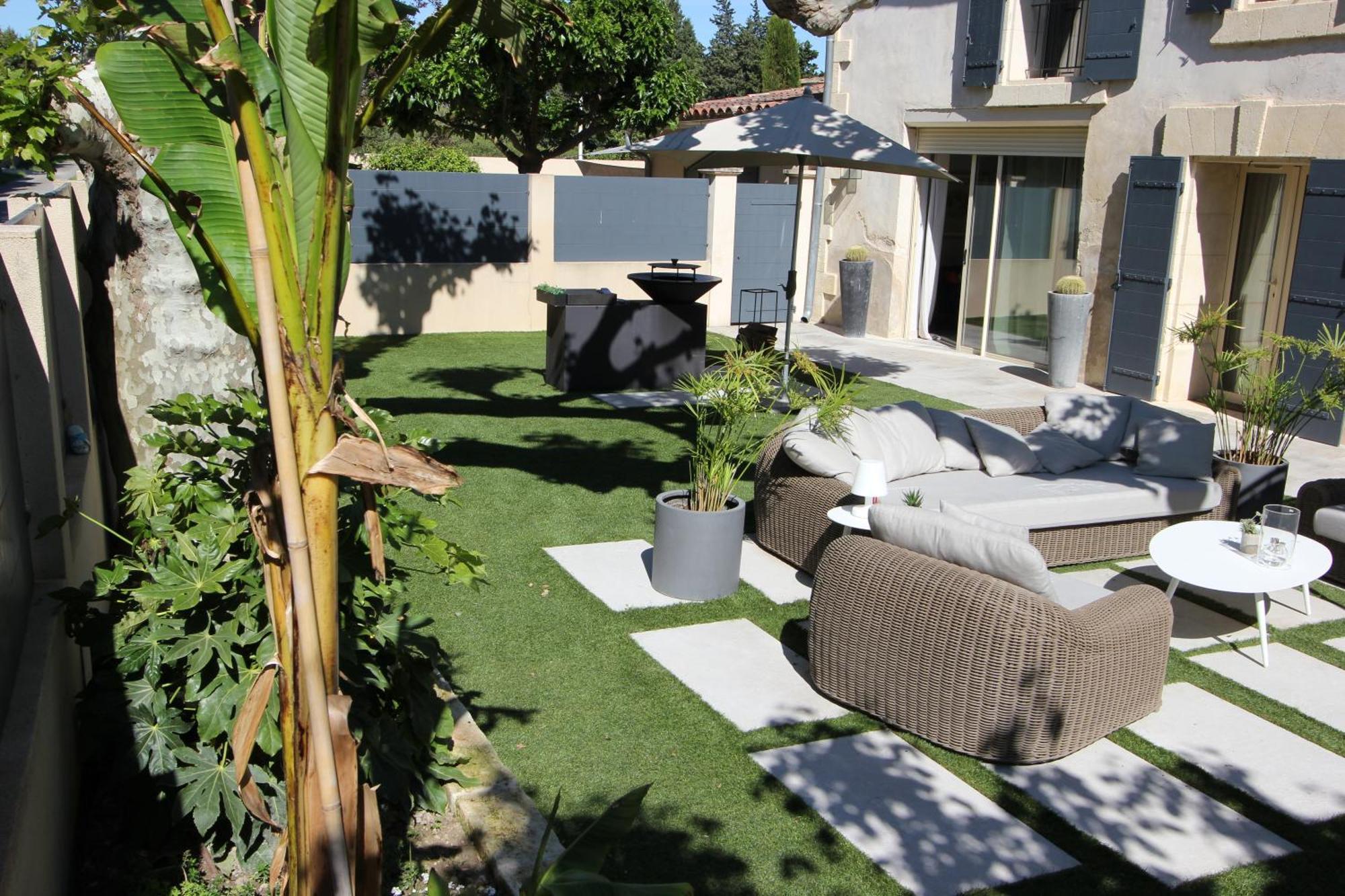 Bed and Breakfast Mas Paloma Rognonas Екстер'єр фото