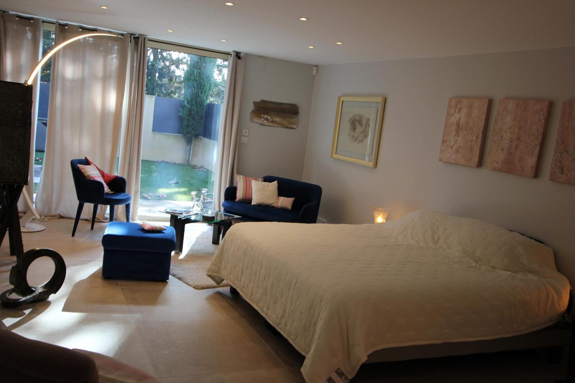 Bed and Breakfast Mas Paloma Rognonas Екстер'єр фото