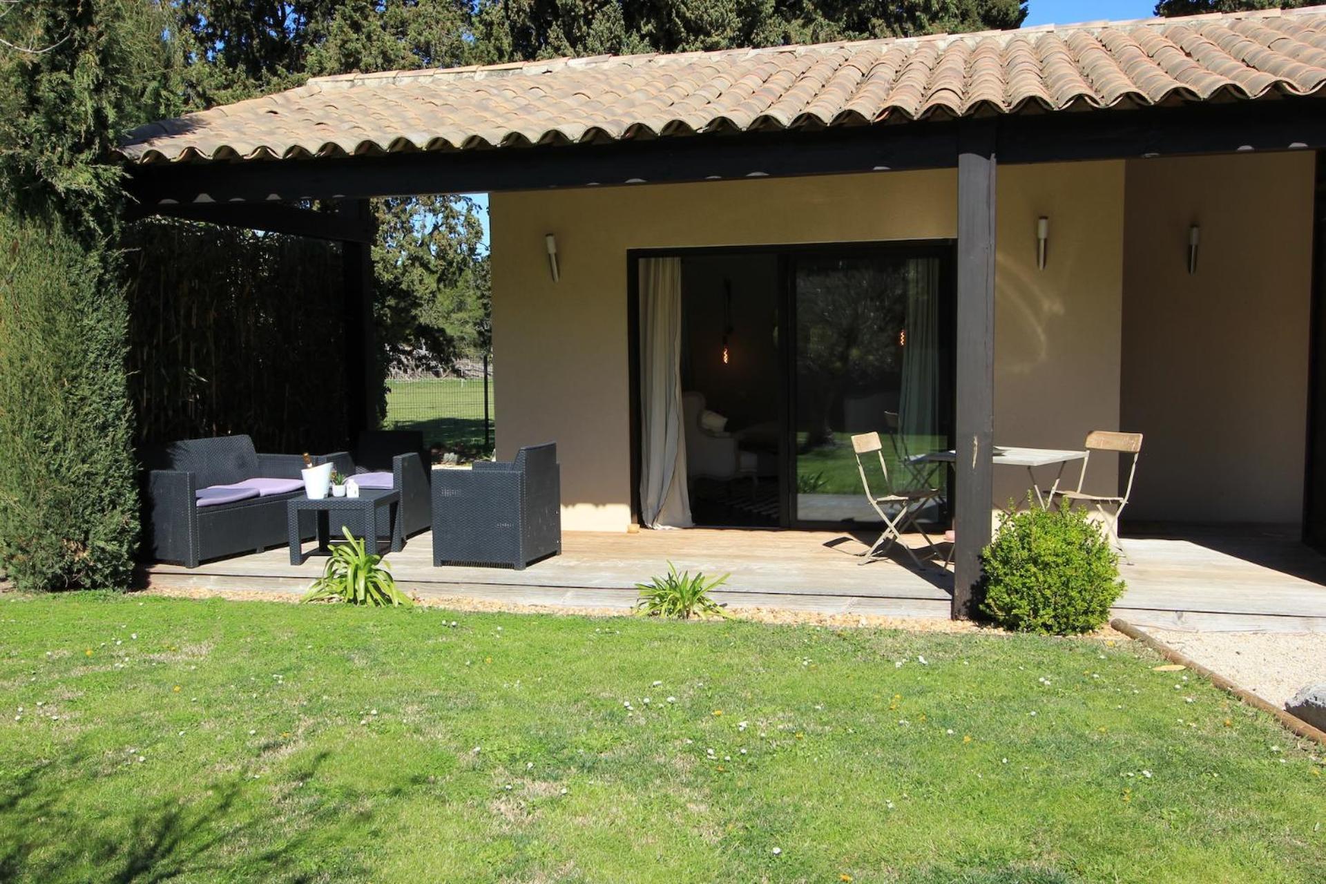 Bed and Breakfast Mas Paloma Rognonas Екстер'єр фото