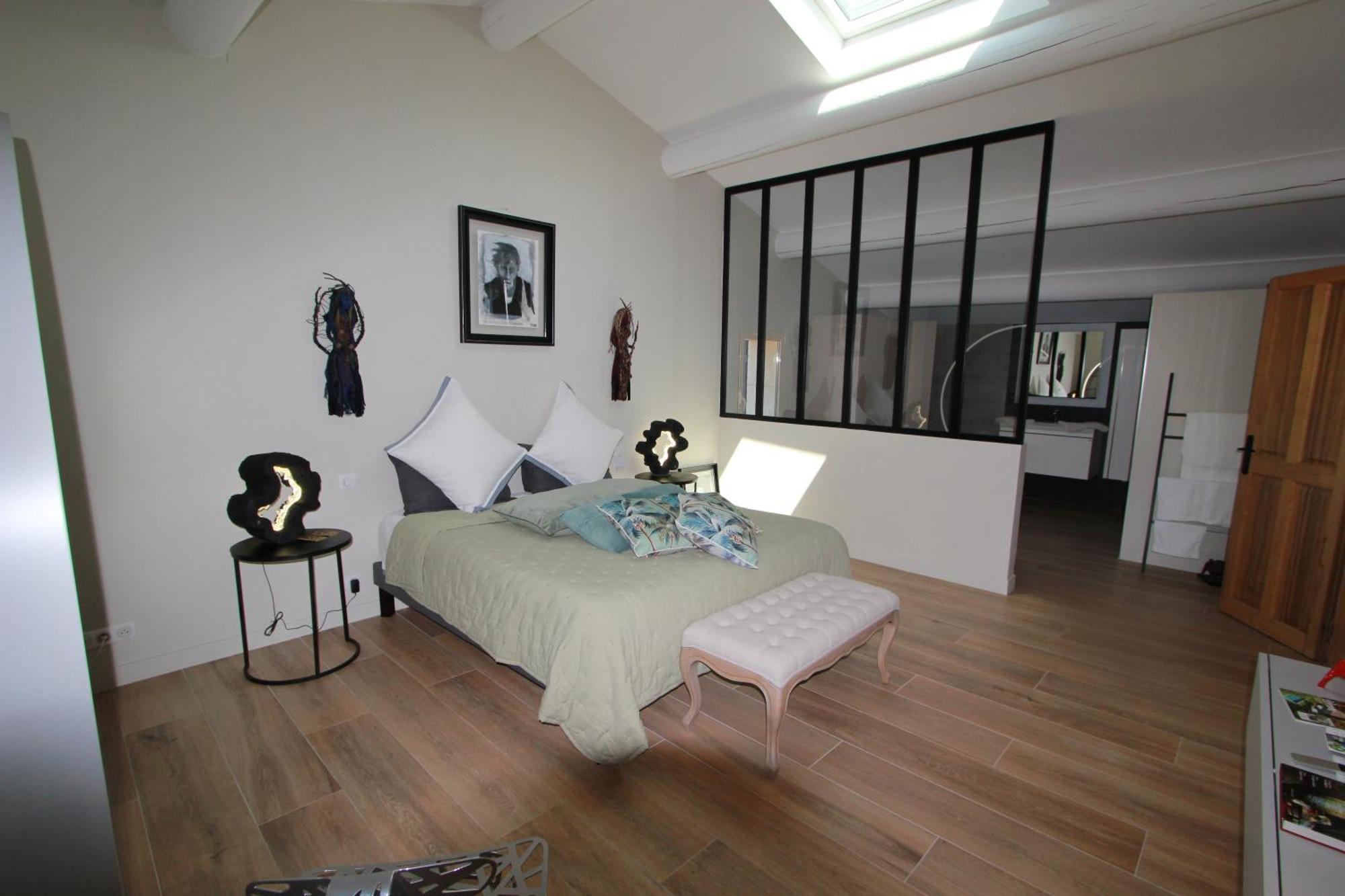 Bed and Breakfast Mas Paloma Rognonas Екстер'єр фото